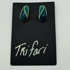 Vintage Trifari clip on earrings